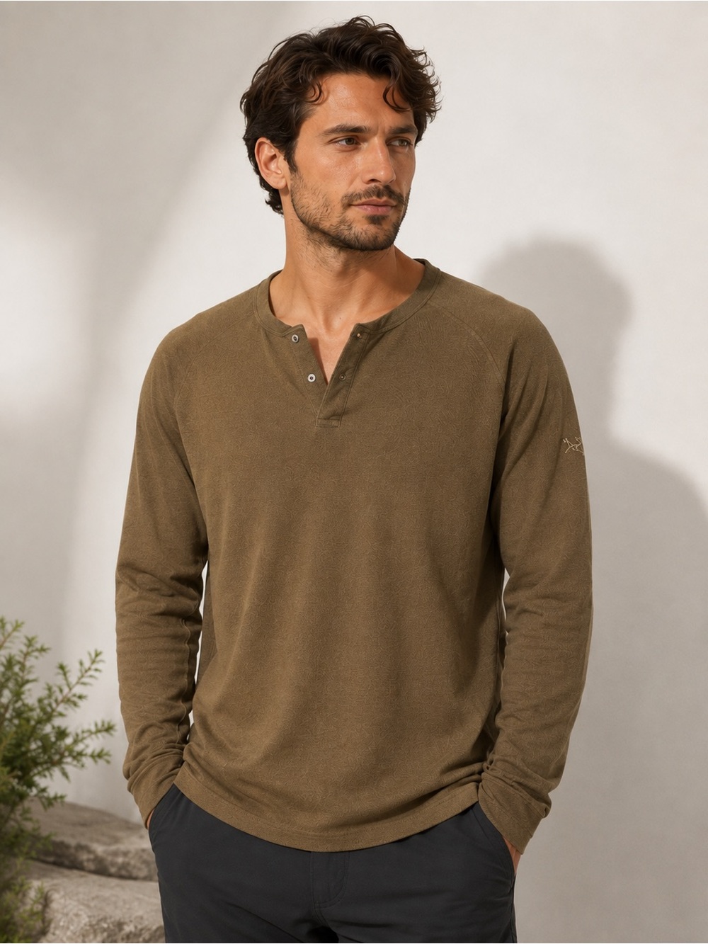 Arc’teryx Men’s Hommes Olive Brown Cotton Blend Henley Long Sleeve Shirt XL